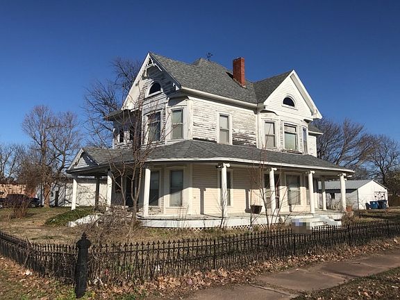 3rd image of 203 S Washington St