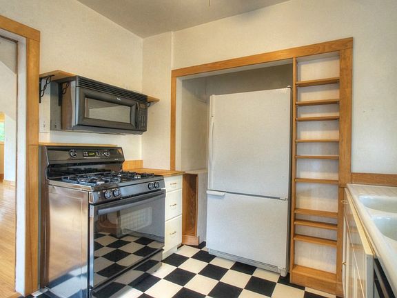 4th image of 3119 N 8th St
