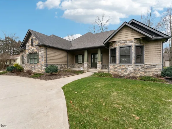 4050 Bradley Rd, Westlake, OH 44145