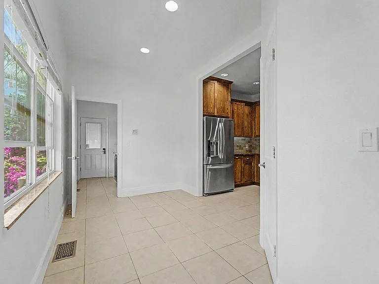 309 B St — Photo 3