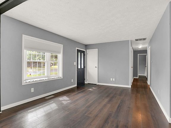 5th image of 160 Oxbow Rd