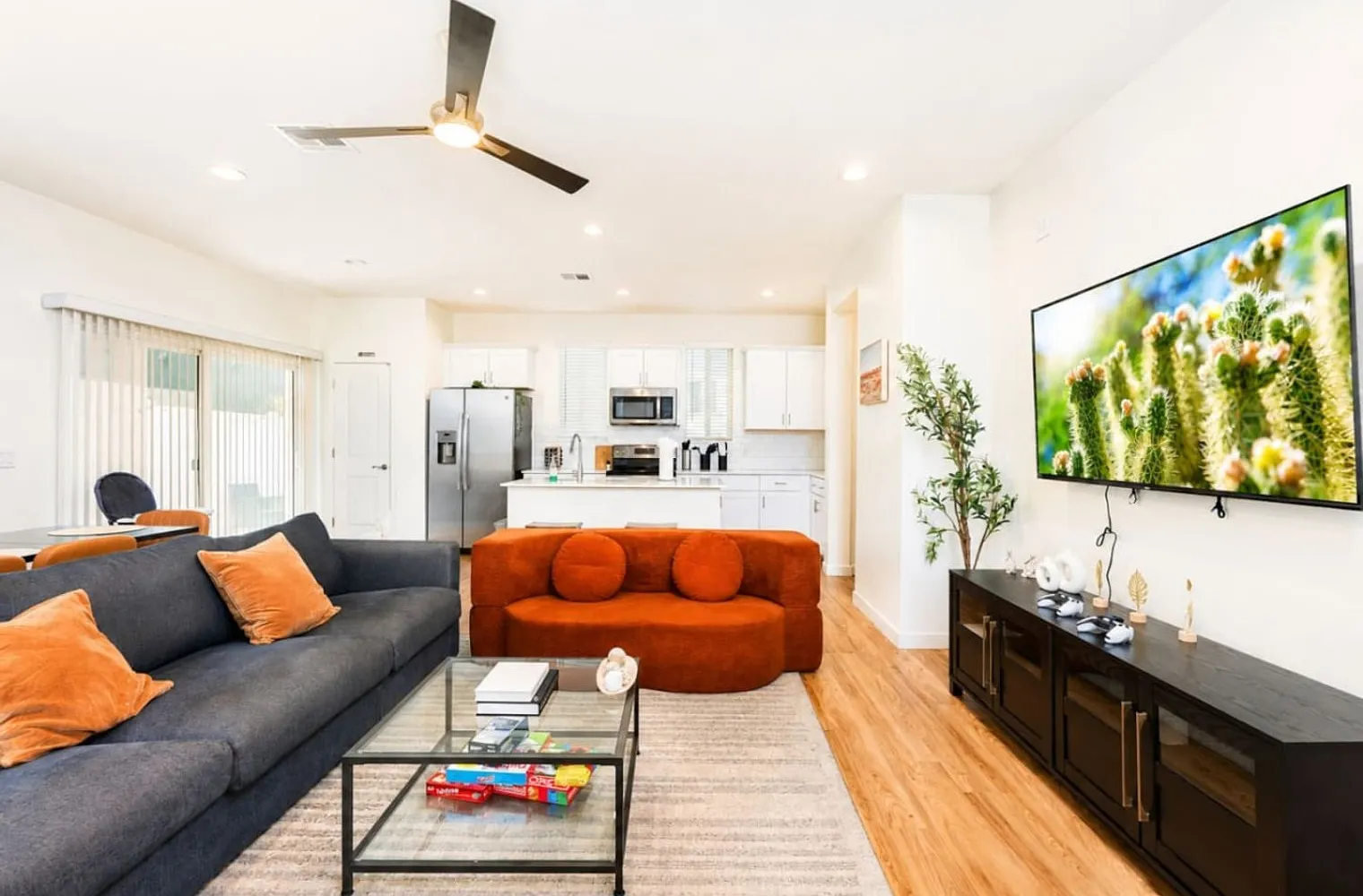 3 bed, 2.0 bath, 1367 sqft, $5,186 — Photo 1