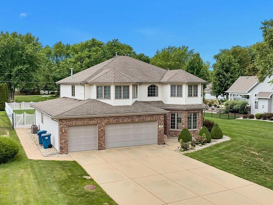 1st image of 285 Barrington Dr