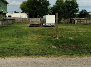 919 12th St, San Leon, TX 77539