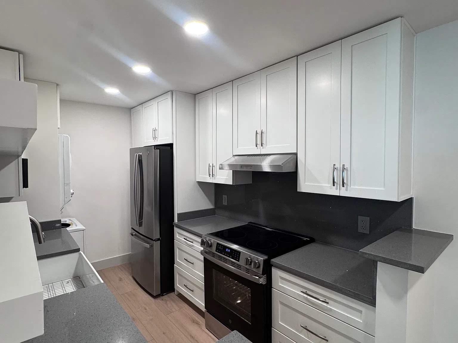 2 bed, 1000 sqft, $2,200 — Photo 2
