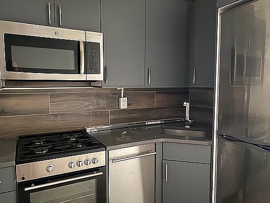 1st image of 237 E 111th St APT 6