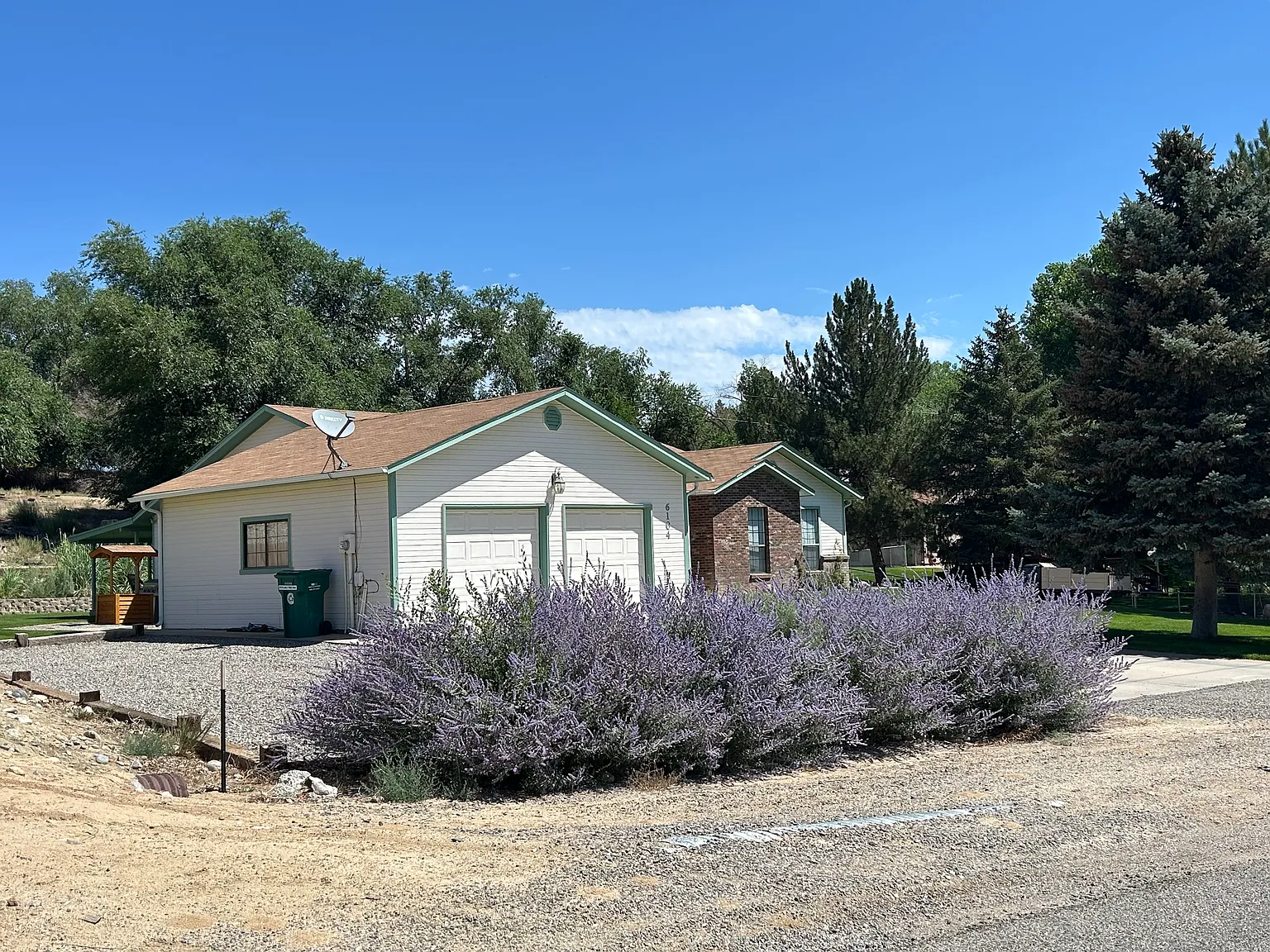 3 bed, 1906 sqft, $2,500 — Photo 2