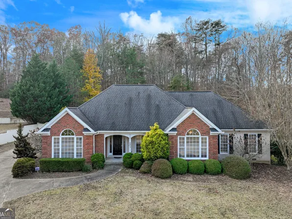 2671 Waters Edge Dr, Gainesville, GA 30504