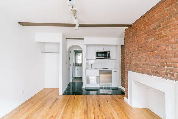 Rented by Sky Management | media 16