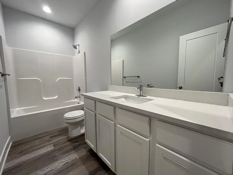 5633 N Meridian Ave — Photo 22
