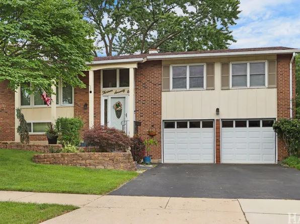 1378 Volkamer Trl, Elk Grove Village, IL 60007