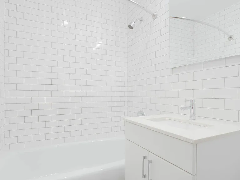 600 Washington St #209 — Photo 5