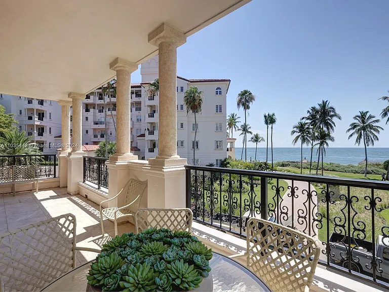 19223 Fisher Island Dr #19223 — Photo 9