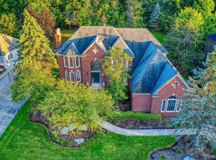 2379 Belmont Ct, Troy, MI