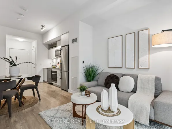 70 Princess St #1725, Toronto, ON M5A 0X6