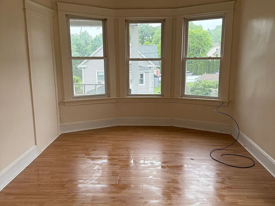 29 Burke St #3L