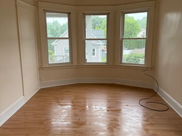 29 Burke St #3L, Ansonia, CT 06401