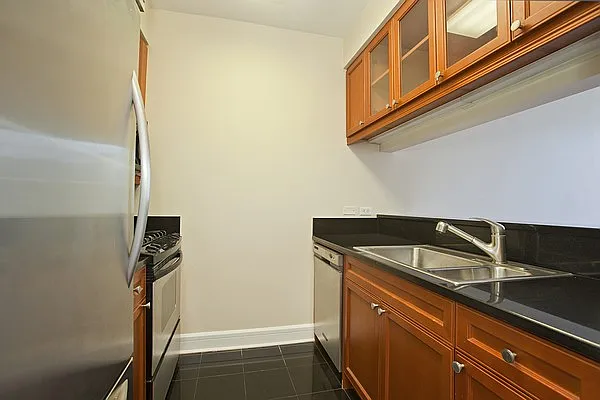 Rented by LKW International Real Estate LLC | media 12