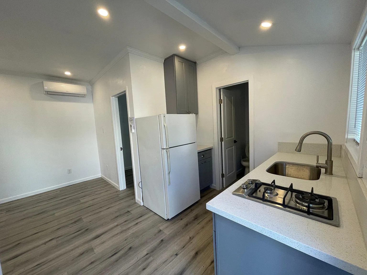1 bed, 325 sqft, $2,000 — Photo 4