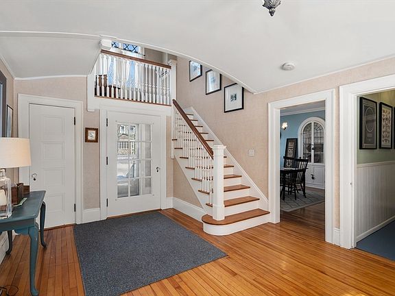4th image of 25 Kenwood Ave