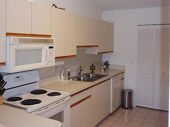 4th image of 675 Tennis Alley Ct #101