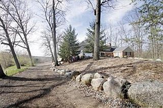 4th image of 11483 E G Ave