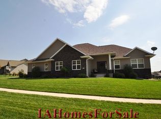 5909 River Pkwy NE, Cedar Rapids, IA 52411