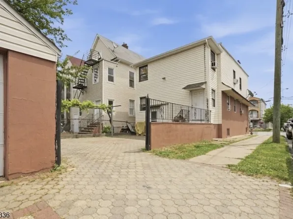 75 Geneva St, Elizabeth City, NJ 07206