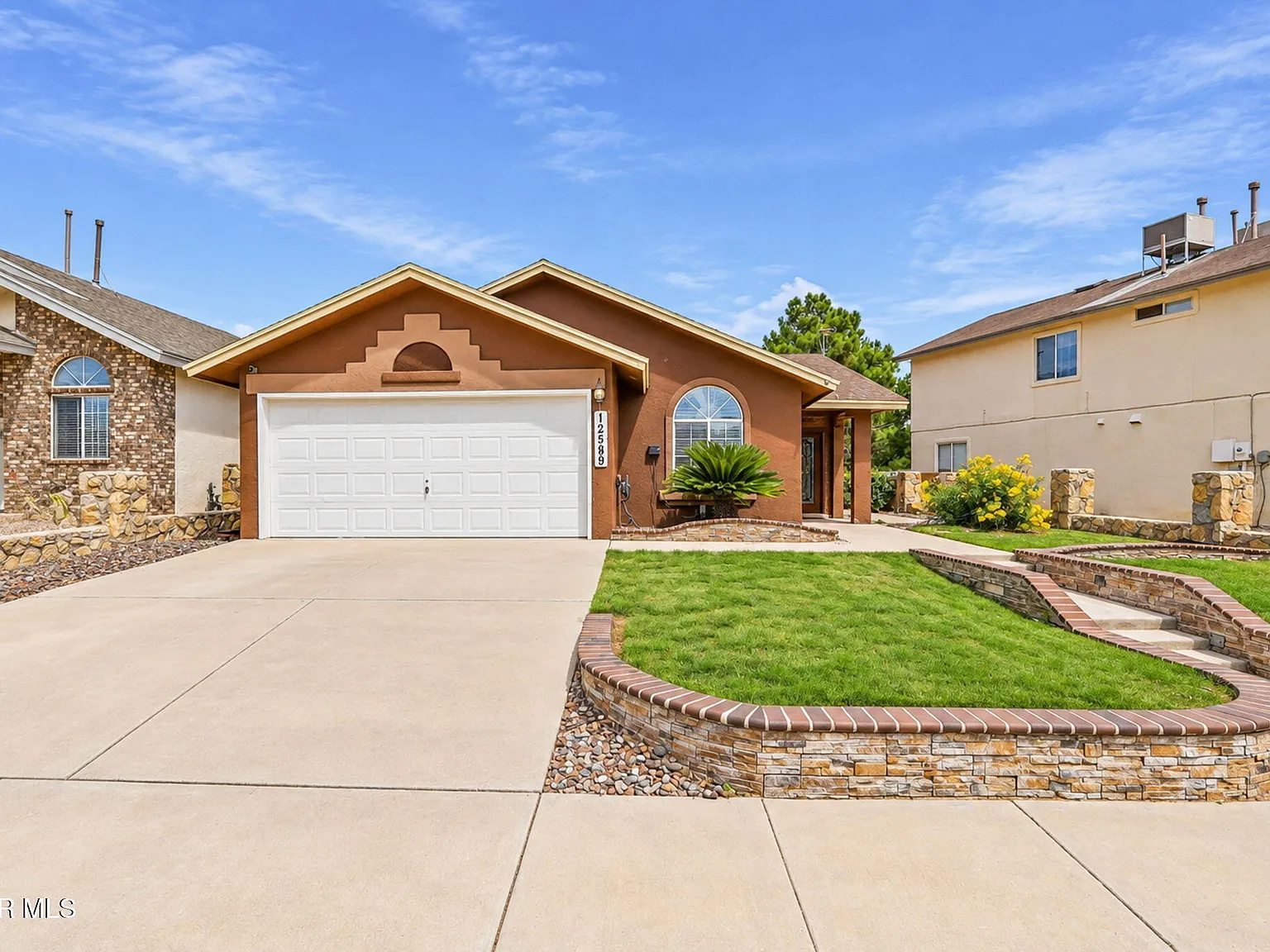 3 bed, 2.0 bath, 1226 sqft, $1,750 — Photo 3