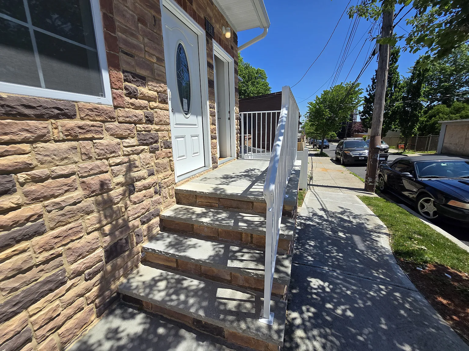 3 bed, 2016 sqft, $3,900 — Photo 3
