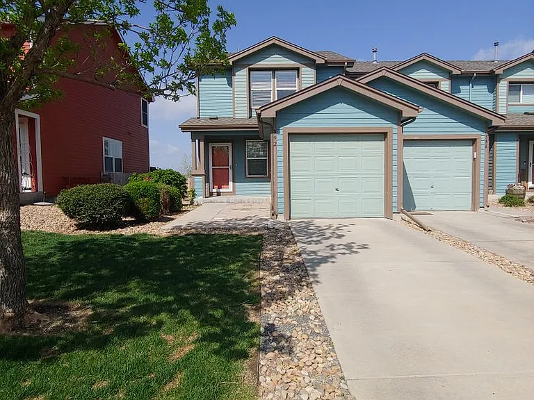 392 Montgomery Dr — Photo 1