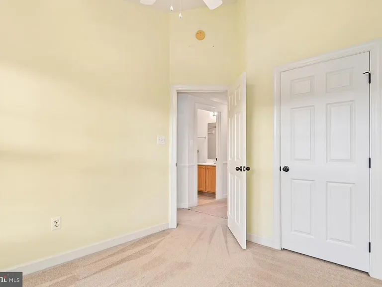 300 Dixon St #308 — Photo 24