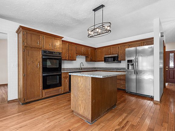 4th image of 11738 Southgate Rd