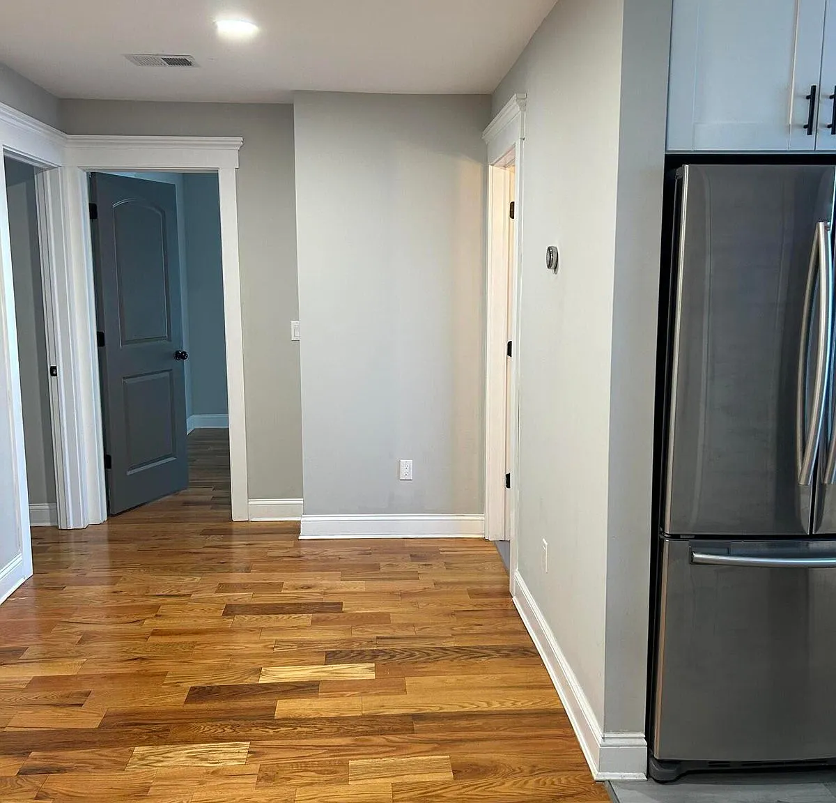 415 E 3rd Ave — Photo 2