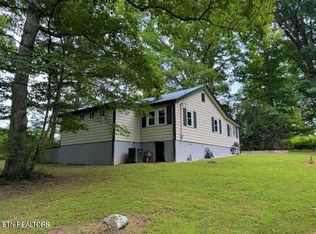 213 Tom Henry Rd, Townsend, TN 37882