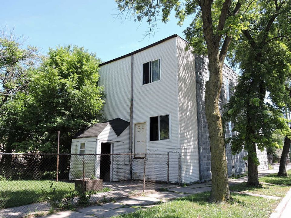 2nd image of 4158 W Congress Pkwy
