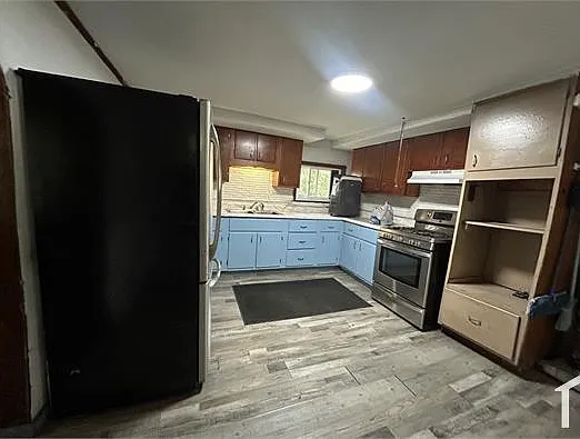 3 bed, 1100 sqft, $2,030 — Photo 3