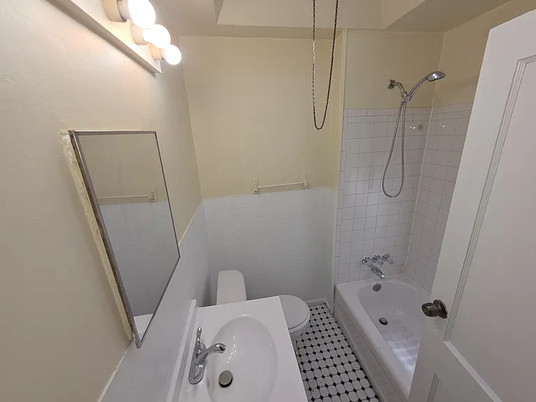 1408 Church St — Photo 10