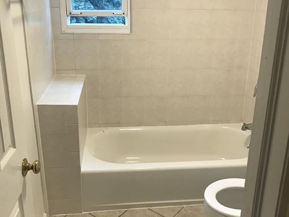 2nd image of 46 Winthrop Ave #2