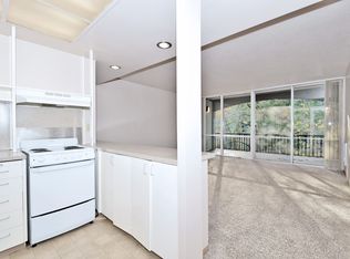 667 McVey Ave APT 406, Lake Oswego, OR 97034