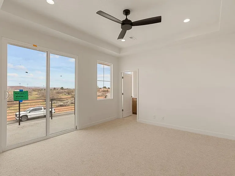 2433 Patricia Dr — Photo 18