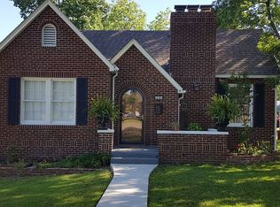 330 W Keetoowah St, Tahlequah, OK 74464