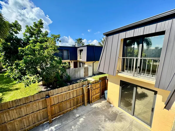 2362 Waterside Drive #2362, Lake Worth Beach, FL 33461