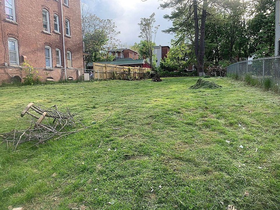 2nd image of 159 Babcock St