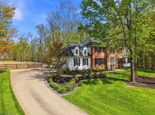 16620 Jennifer Ln, Chagrin Falls, OH 44023