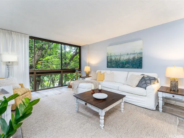 521 Hahaione St #22G, Honolulu, HI 96825