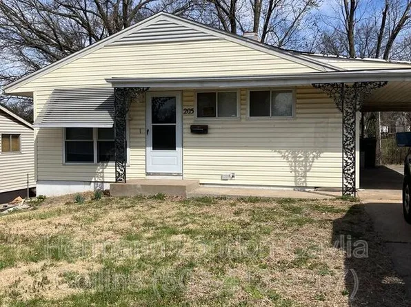 205 Ben Nevis Rd, Saint Louis, MO 63137