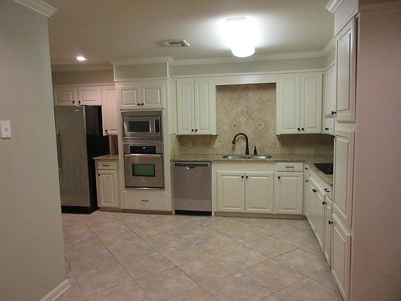 Updated Kitchen has all stainless steel appliances