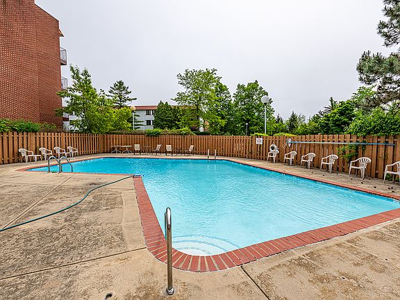3rd image of 2046 Saint Johns Ave APT 3C