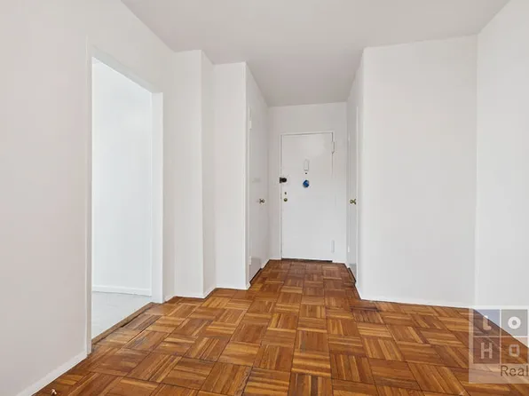 577 Grand Street image 8 of 29